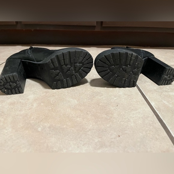 H&M Divided Black Chunky Lug Sole High Heeled Ankle Boots Size 39 8 - Picture 9 of 10